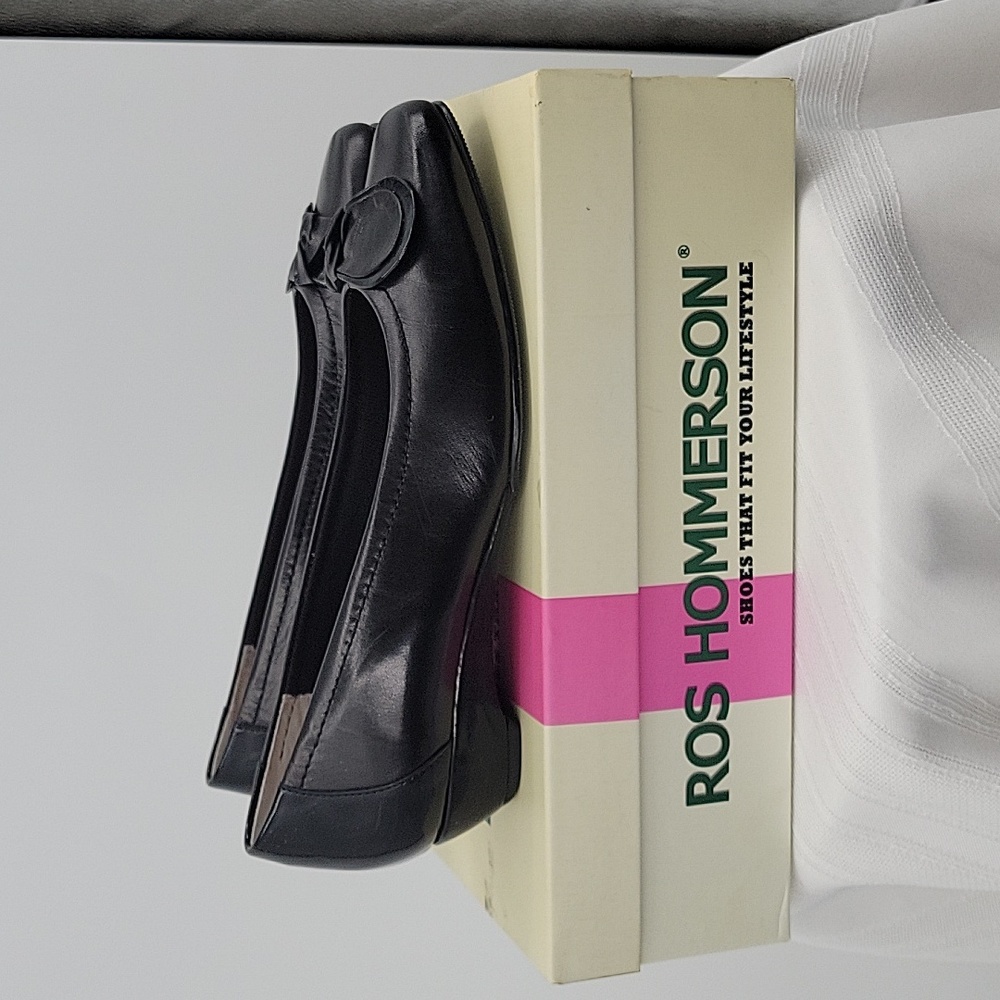 Ros Hommerson Black Leather Ballet Flats with Bow Accent